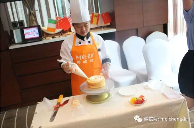 美成達母親節(jié)烘焙DIY活動圓滿舉辦